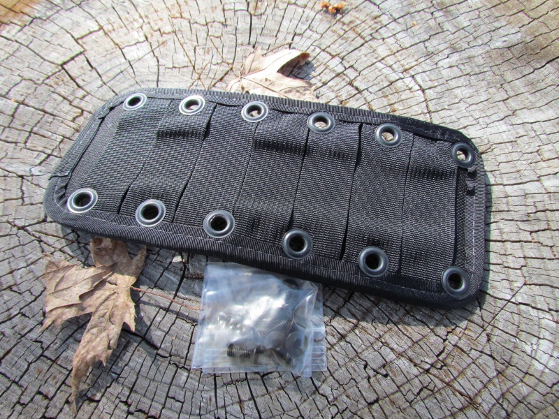 ESEE JUNGLAS MOLLE Panel photo